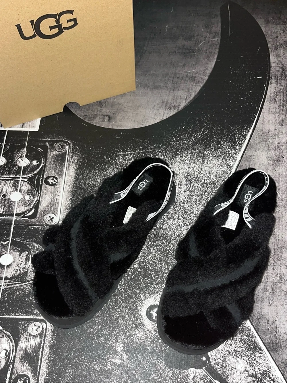 NIB UGG Disco Cross Slide